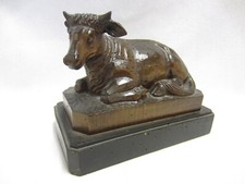 Stier auf sockel holz - stier,