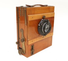 Holz Reisekamera Format 10x15 cm mit Schneider-Kreuznach Xenar 4,5/21 cm