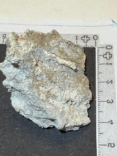 Taranakit (auf Basalt), selten Neuseeland, Mineralien N°931/B36