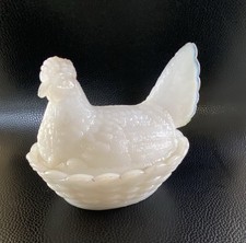 Jugendstil Milchglas Pressglas