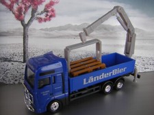 Kran- LKW mit Palette und