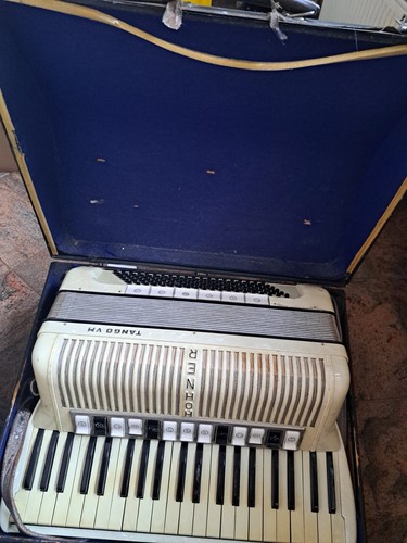 Akkordeon der marke hohner das - der,