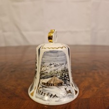 Porzellan Weihnachtsglocke Wintermotiv Handbemalt Goldstaffage
