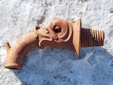 Antik brunnenauslauf - antik,