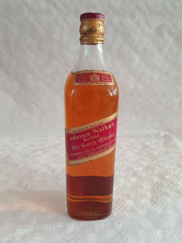 Johnnie walker red - johnnie, label