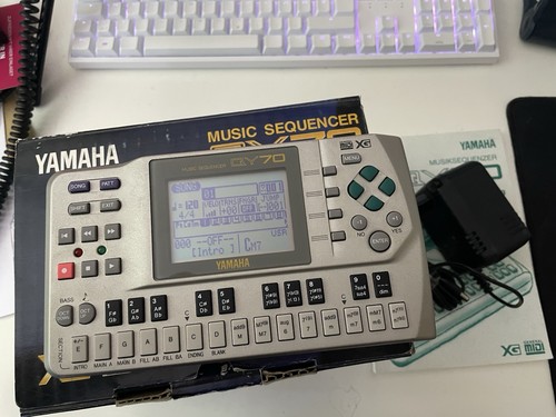 Yamaha qy70 midi - midi, sequencer