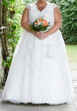 Brautkleid von Très Chic, A-Linie, Größe 50, Ivory, mit Reifrock
