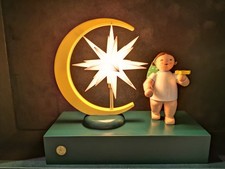 Herrnhuter Stern in Mondsichel