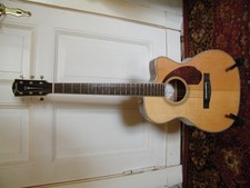 FENDER  Akustische Gitarre 000, mit Tonabnehmer