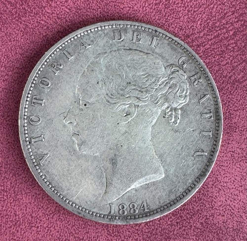 Queen victoria young - victoria, half