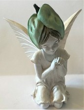 kunstvolle Figur  Elfe Fee Engel fairy Kunstmasse sitzend