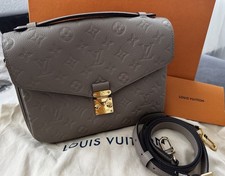 Louis Vuitton Pochette Metis