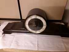 Große alte Kamin Uhr, Buffet