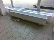 Pumo Flachheizkörper Compact Typ 33 BH400mm, BL 2400mm 3x Heizkörperfüße