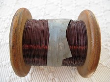 Kupferlackdraht 0,55 mm auf alter Holzspule, 680 g Gesamtgewicht, Rarität, Deko