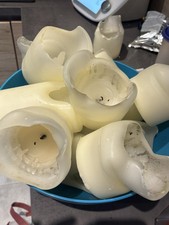 Weiße Kerzenwachsreste