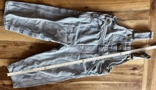 OshKosh praktische Latzhose Größe 4T / 104 In Blau Jeans Hose mit Druckknöpfen