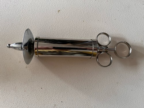 Vintage ohrspritze aus metall - vintage,