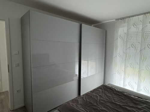 Hochwertiger kleiderschrank - hochwertiger,