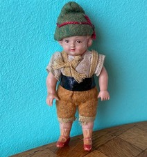 Junge Puppe Minerva Tracht