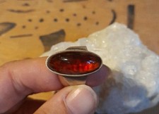 Edel Leuchtender Bernstein