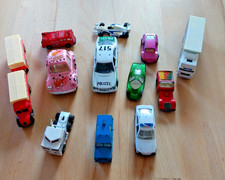 12 Modellautos ( Matchbox u.a. teilweise sehr alt )