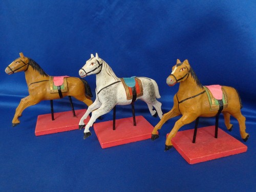 Antique toy horses - , golden