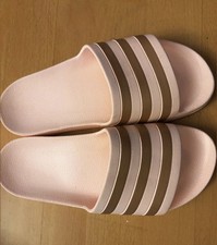 Wie neu! pinke Adiletten in