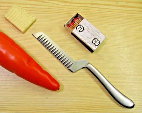 Buntschneidemesser