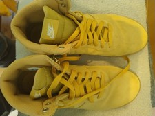 Nike desert boots 42