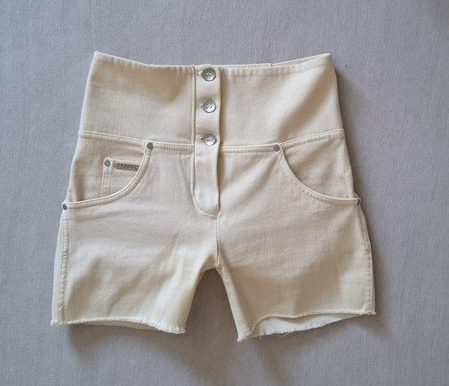 Freddy snug shorts - up,