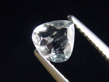 Euklas / Euclase 0,71 Ct. Tropfen facettiert Brasilien (4750t)