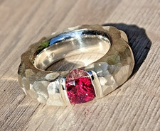 Goldschmiedering feuriger Granat pink 925 Silber massiv handmade Kiodesign