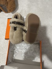 Neue gefütterte Ballerinas