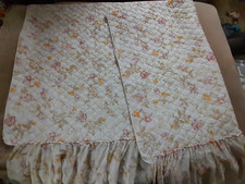 leichte Tagesdecke fürs Doppelbett, hell geblümt, 220/280x210cm