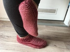Selbst gestrickte Wollsocken