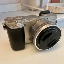 Sony Alpha A6000 24MP Silber + 16-50 mm