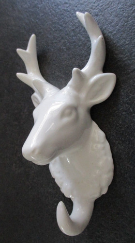 Weißer keramik hirsch - hirsch, rentier