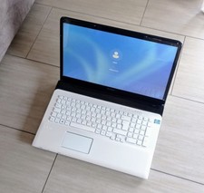 Sony VAIO 17.3"    ** Windows