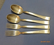 WMF  2500  Bauhaus  Kurt Mayer 90 vers.  2 Löffel 2 Gabeln