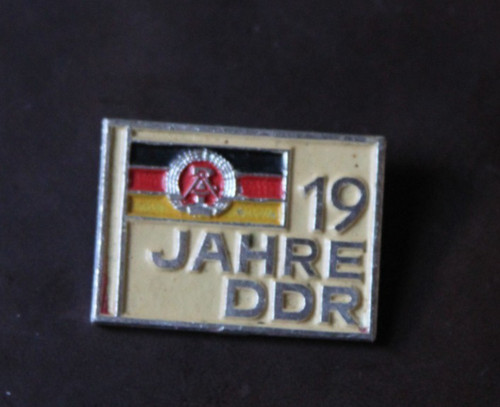 Abzeichen anstecker 19 - /,