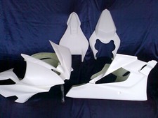 Rennverkleidung mit Höcker