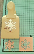 BASTELN : SCHNEEFLOCKE - Stanzer von Martha Stewart Ø ca.5 cm ( 22 )