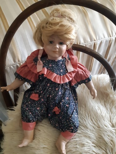Schöne alte sammler - sammler, puppe