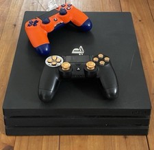 Sony PlayStation 4 Pro mit 2