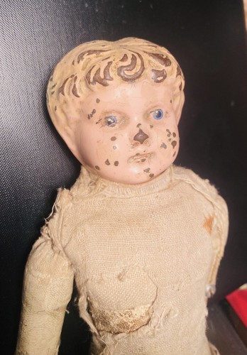 Antike puppe mit blechkopf - puppe,