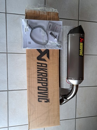 Akrapovic slip - akrapovic, on