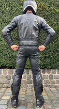 Dainese-Protektoren-Lederkombi