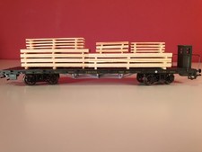 Märklin 46282, Flachwagen mit Bremserhaus und Holzladung, H0, OVP