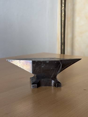 Kleiner alter miniatur - kleiner,
